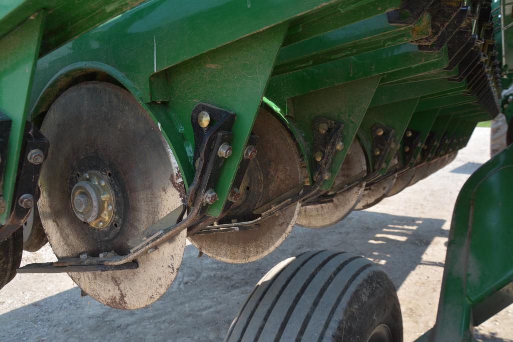 Great Plains 2S-2600-4275 26' front fold grain drill