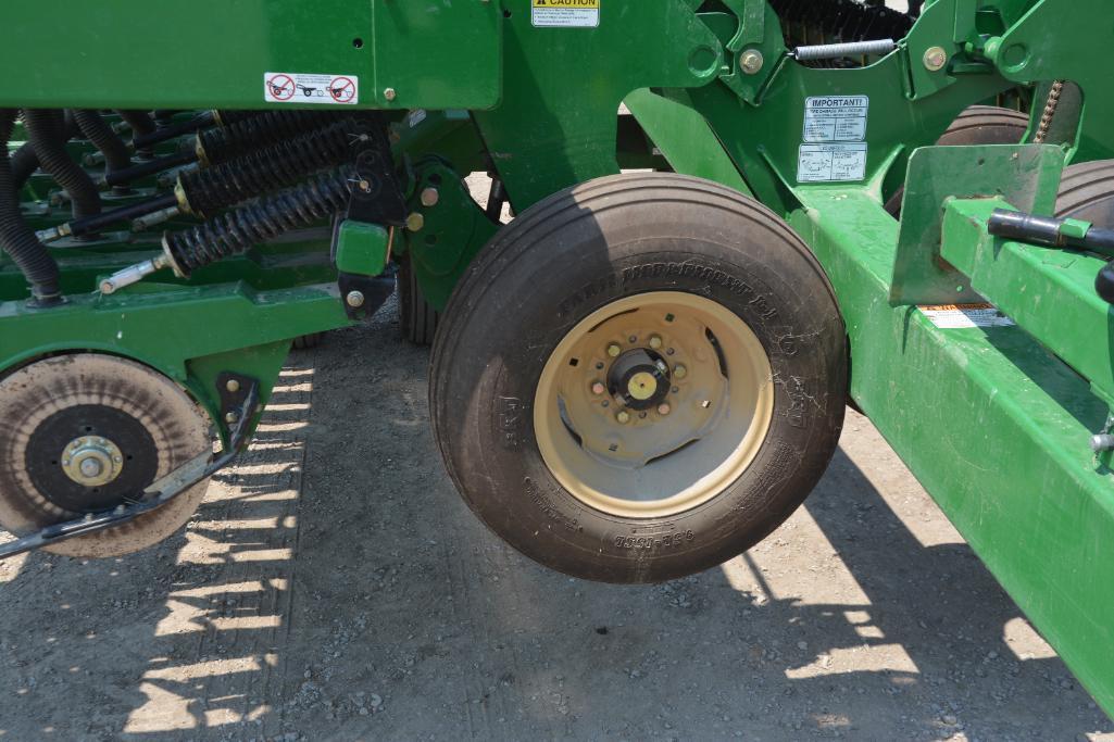 Great Plains 2S-2600-4275 26' front fold grain drill
