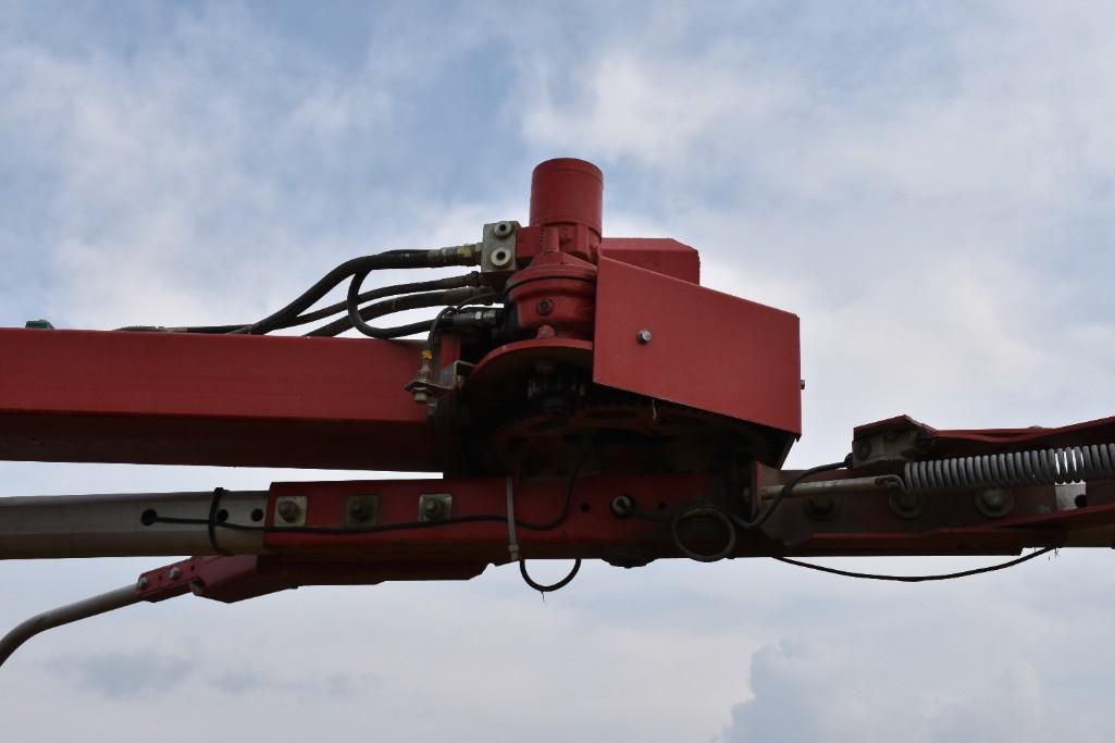Kverneland Taarup 7664 bale wrapper