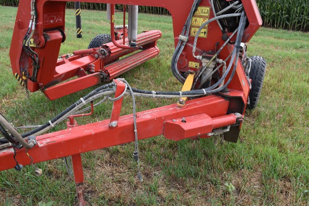 Kverneland Taarup 7664 bale wrapper