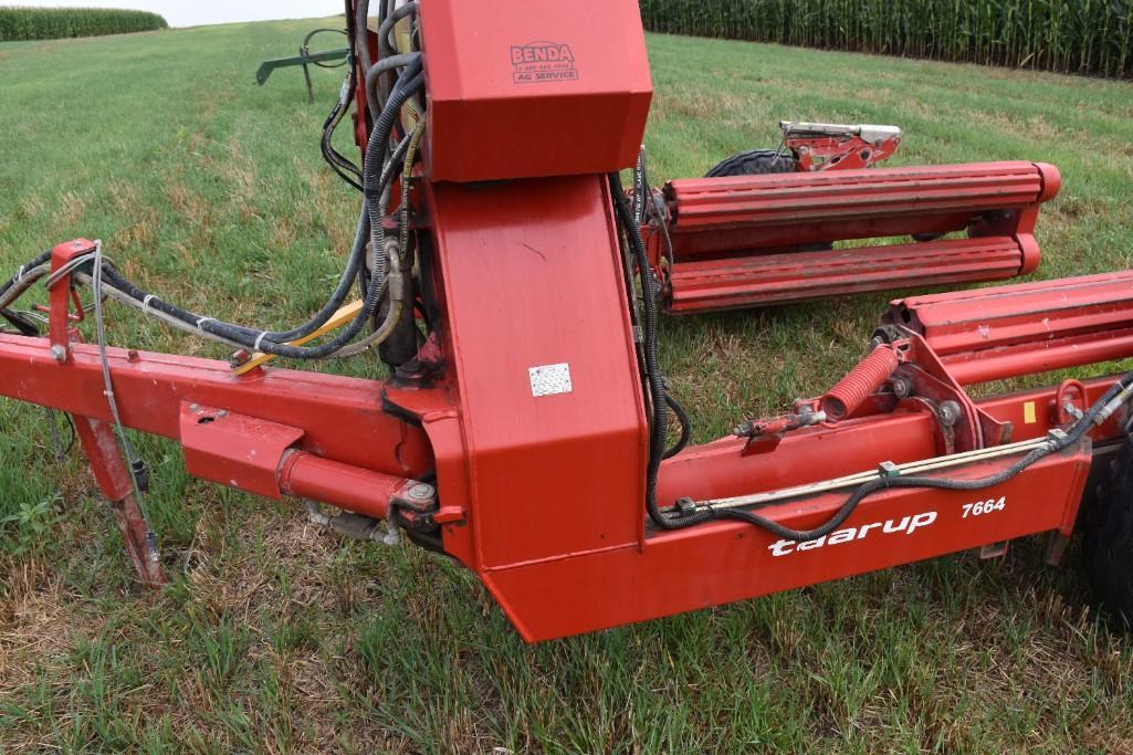 Kverneland Taarup 7664 bale wrapper