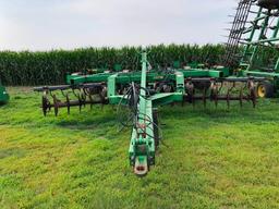 2006 John Deere 512 7-shank disk ripper