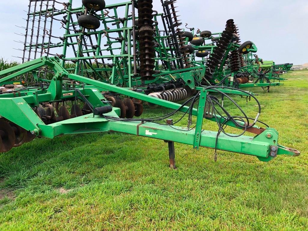 2006 John Deere 512 7-shank disk ripper