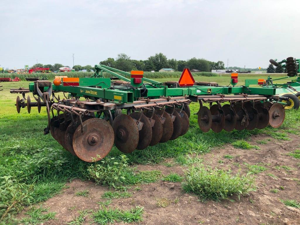 2006 John Deere 512 7-shank disk ripper