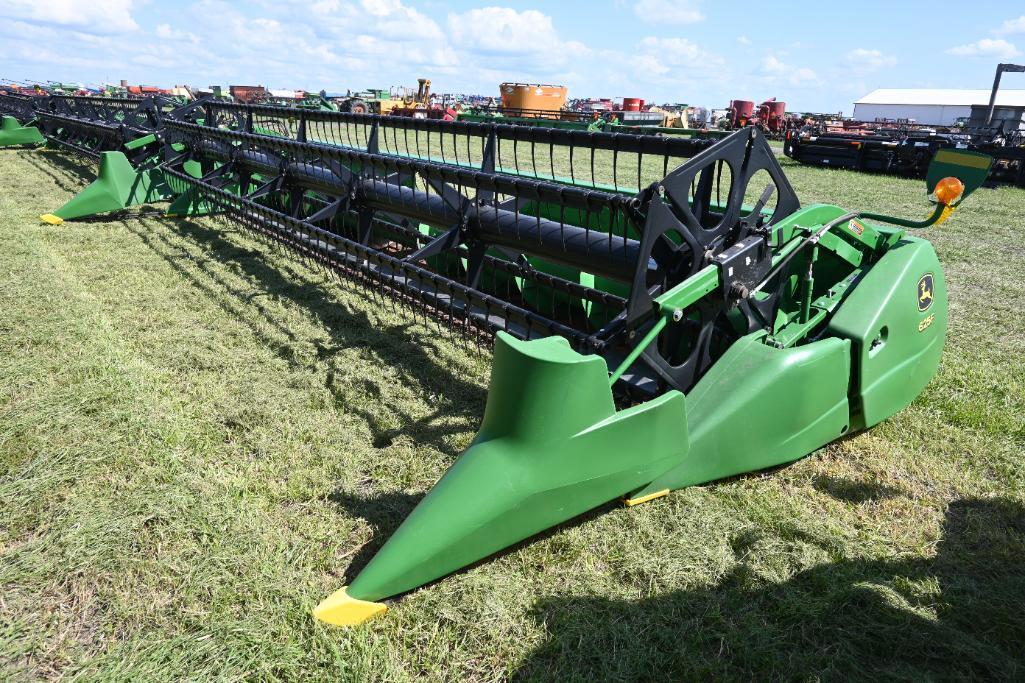 2013 John Deere 625F 25' HydraFlex platform