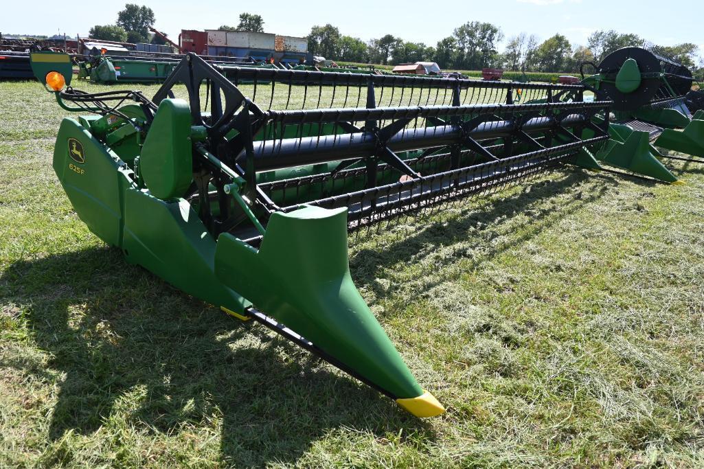 2013 John Deere 625F 25' HydraFlex platform
