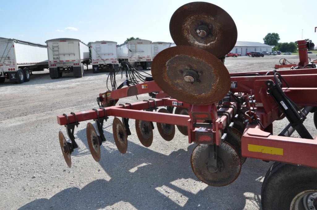 Case-IH 730B 7 shank disc ripper