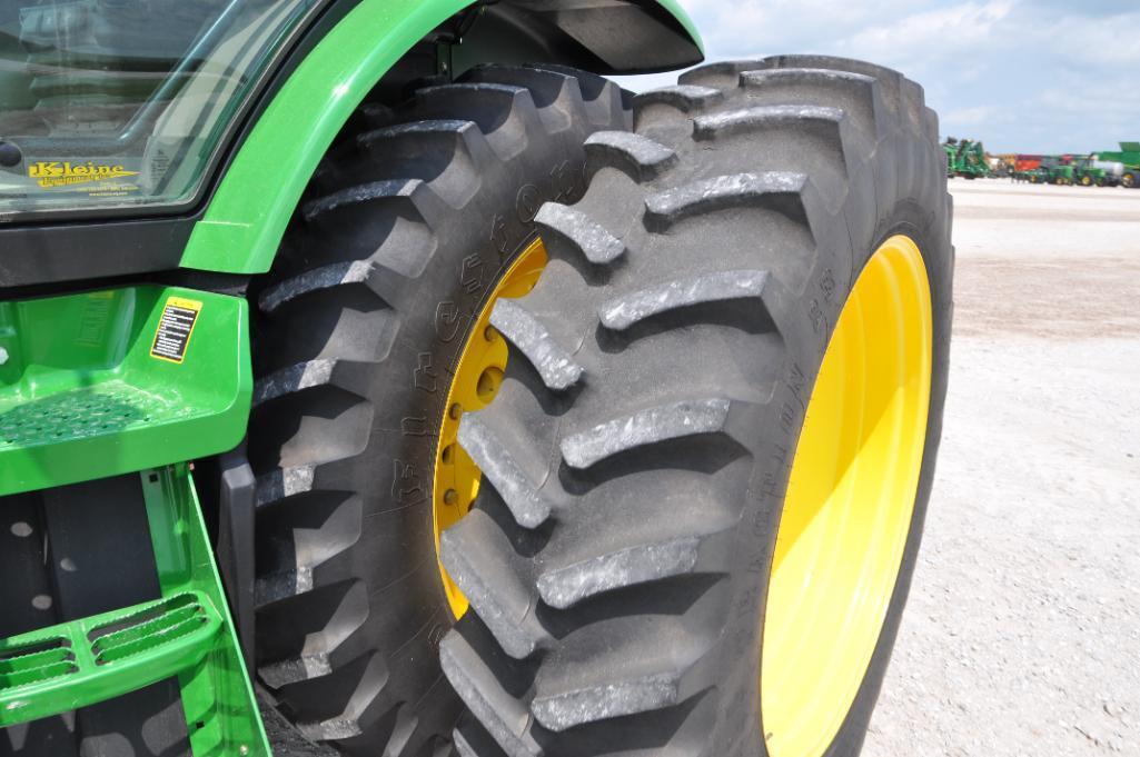 2013 John Deere 8235R MFWD tractor