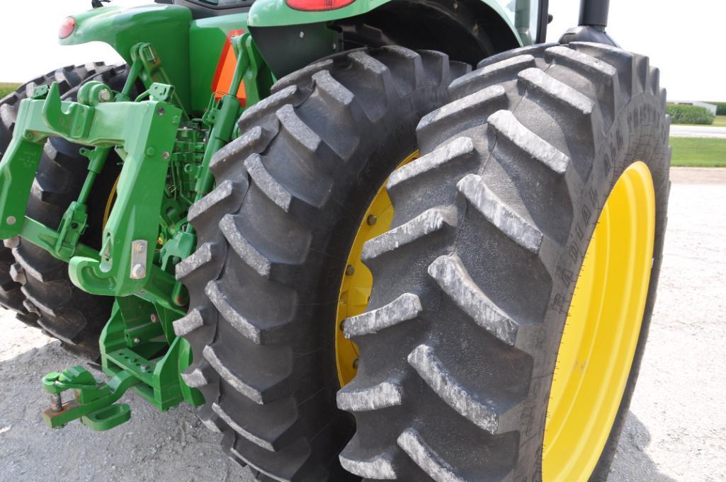 2013 John Deere 8235R MFWD tractor