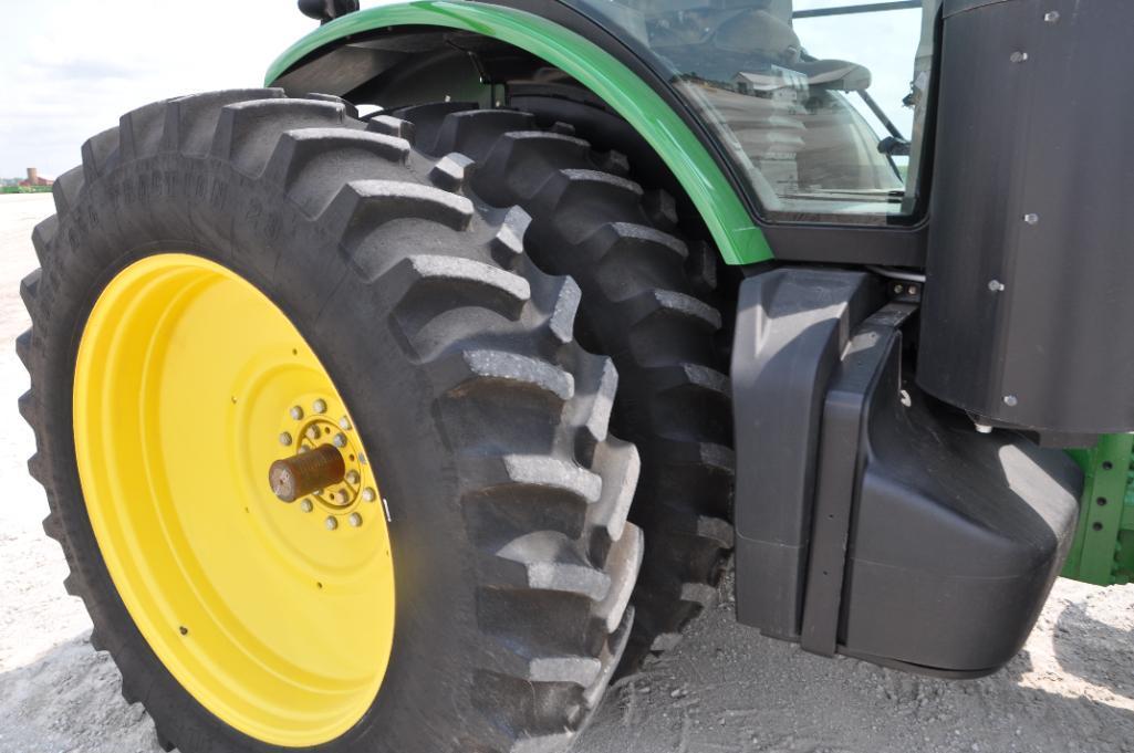 2013 John Deere 8235R MFWD tractor
