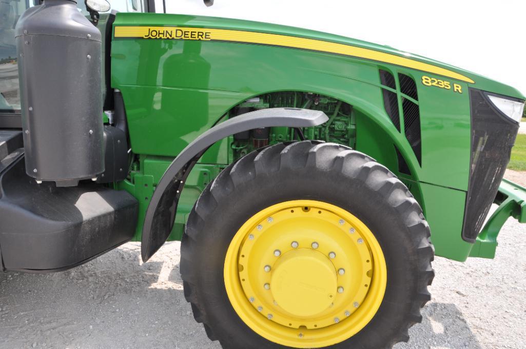 2013 John Deere 8235R MFWD tractor