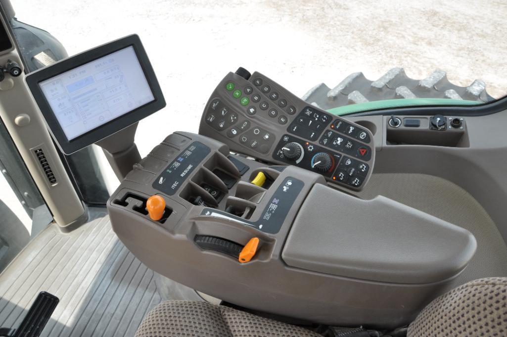 2013 John Deere 8235R MFWD tractor