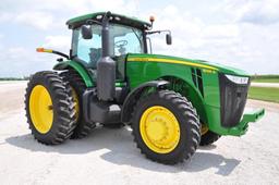 2013 John Deere 8235R MFWD tractor