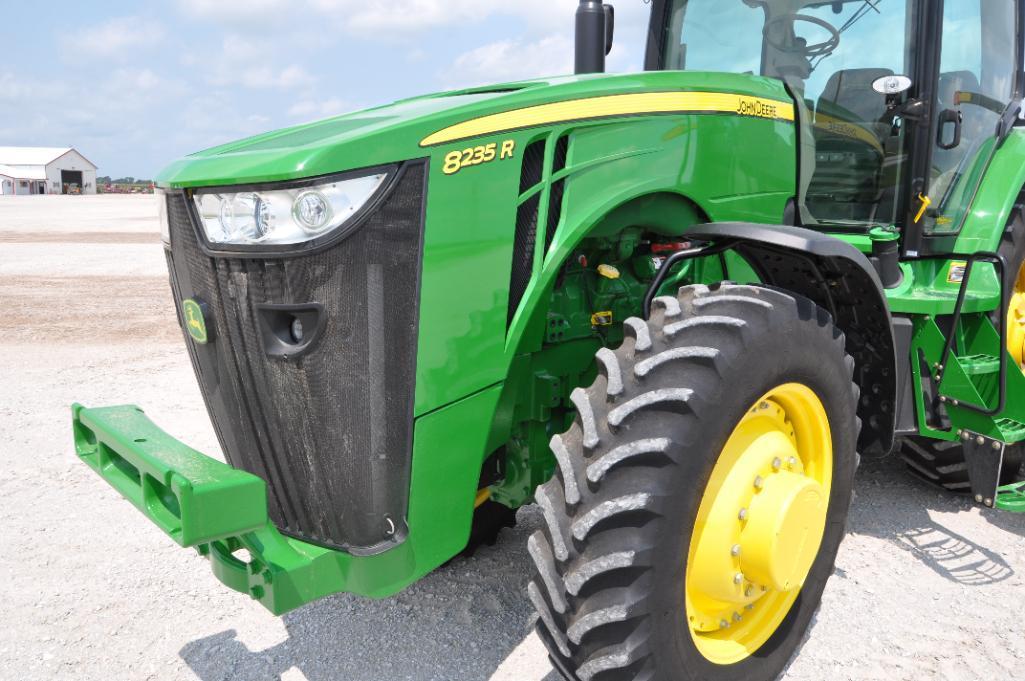 2013 John Deere 8235R MFWD tractor