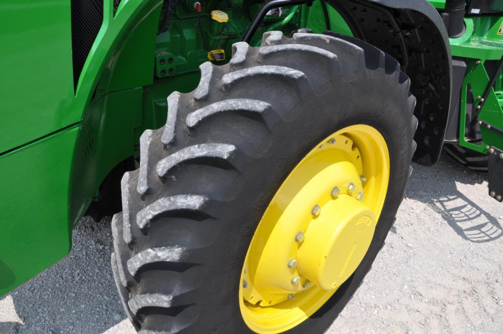 2013 John Deere 8235R MFWD tractor