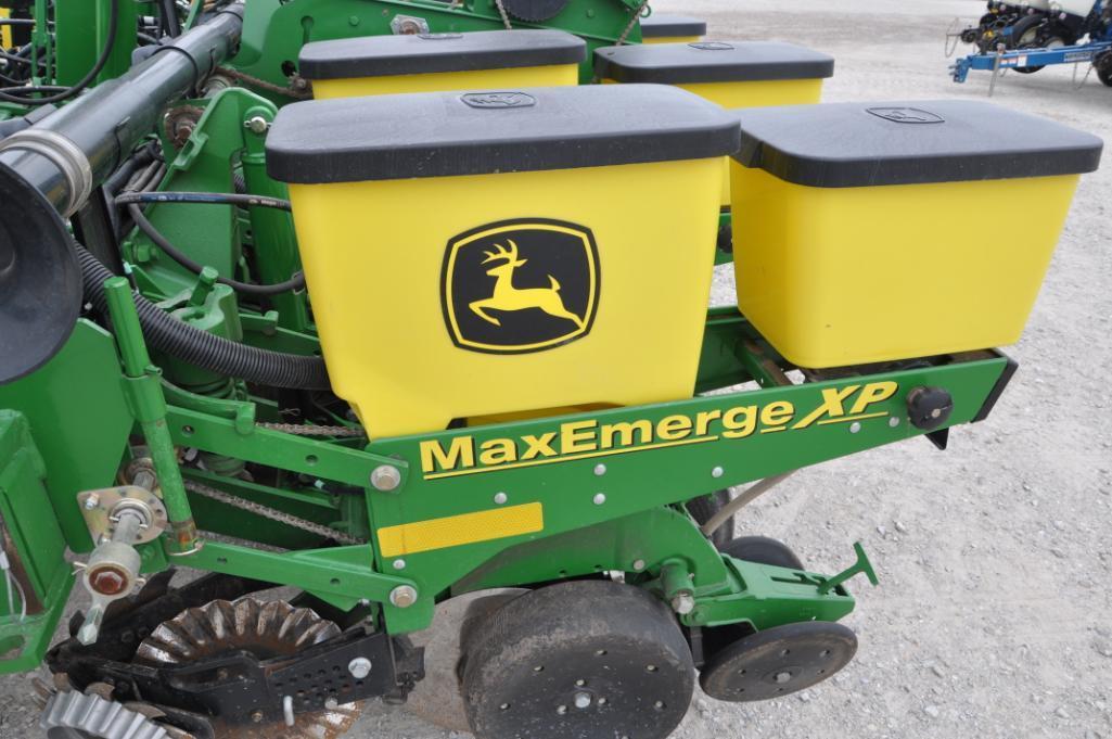 2013 John Deere 1760 12 row 30" planter