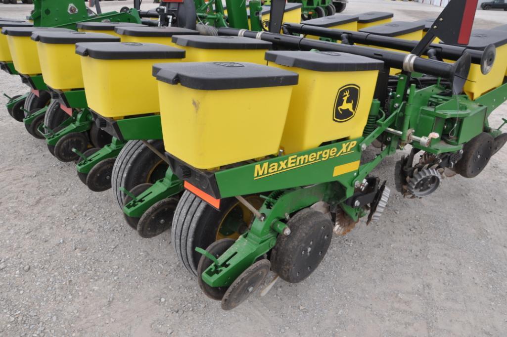 2013 John Deere 1760 12 row 30" planter