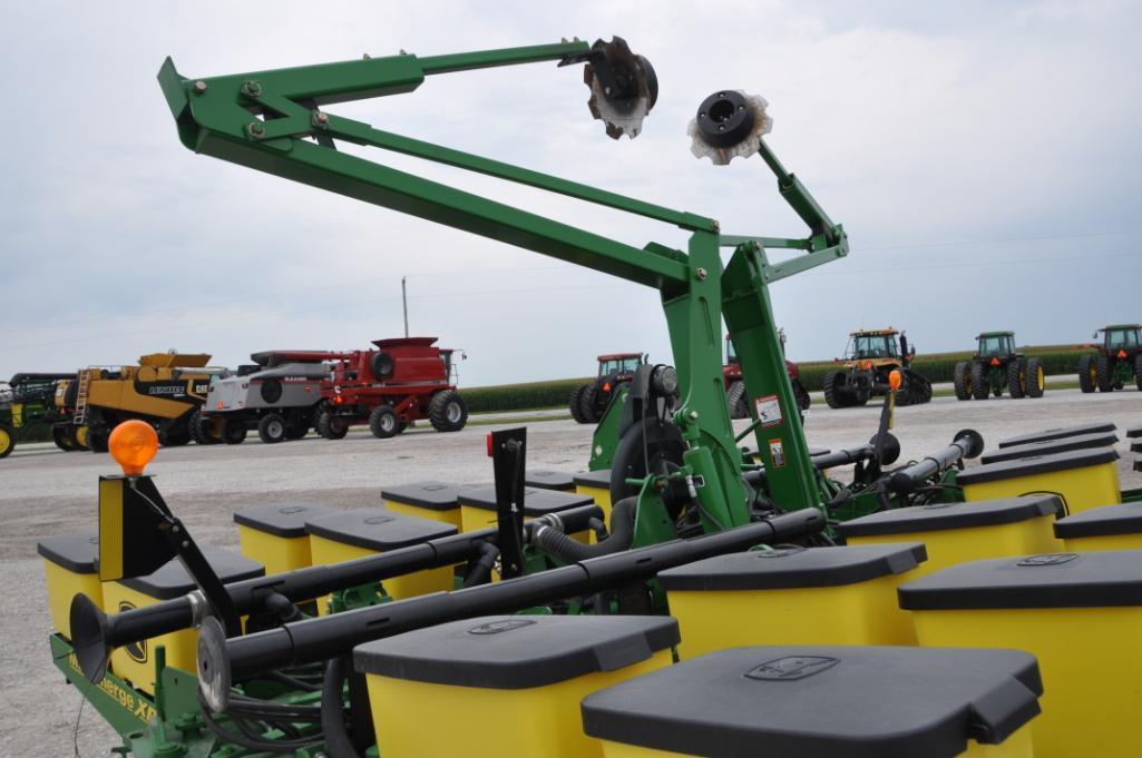 2013 John Deere 1760 12 row 30" planter
