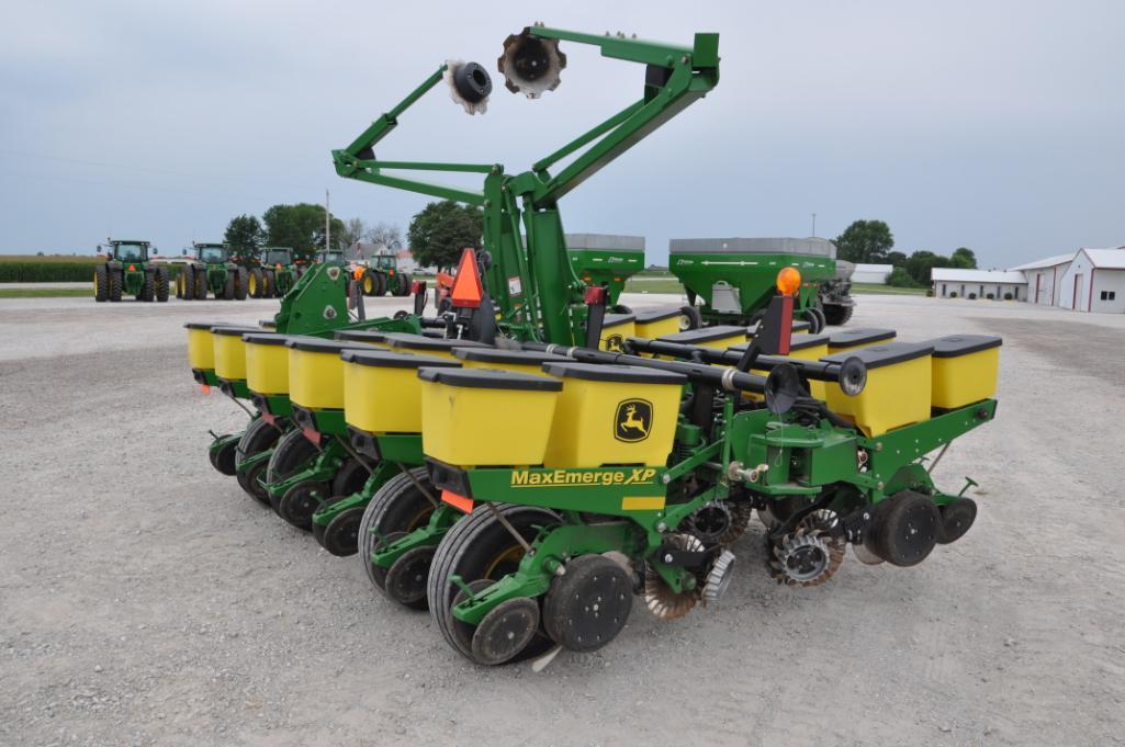 2013 John Deere 1760 12 row 30" planter