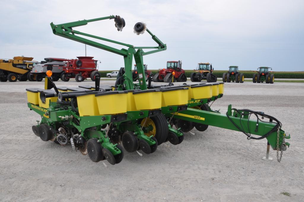 2013 John Deere 1760 12 row 30" planter