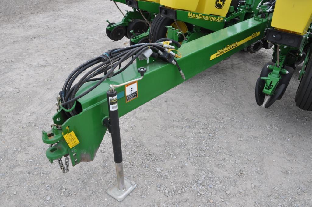 2013 John Deere 1760 12 row 30" planter