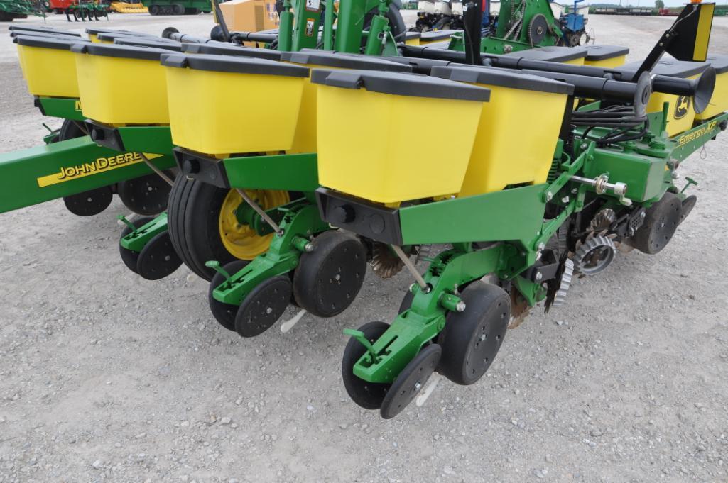 2013 John Deere 1760 12 row 30" planter