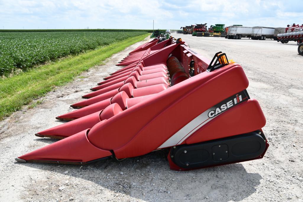 Case-IH 2408 8 row 30" corn head