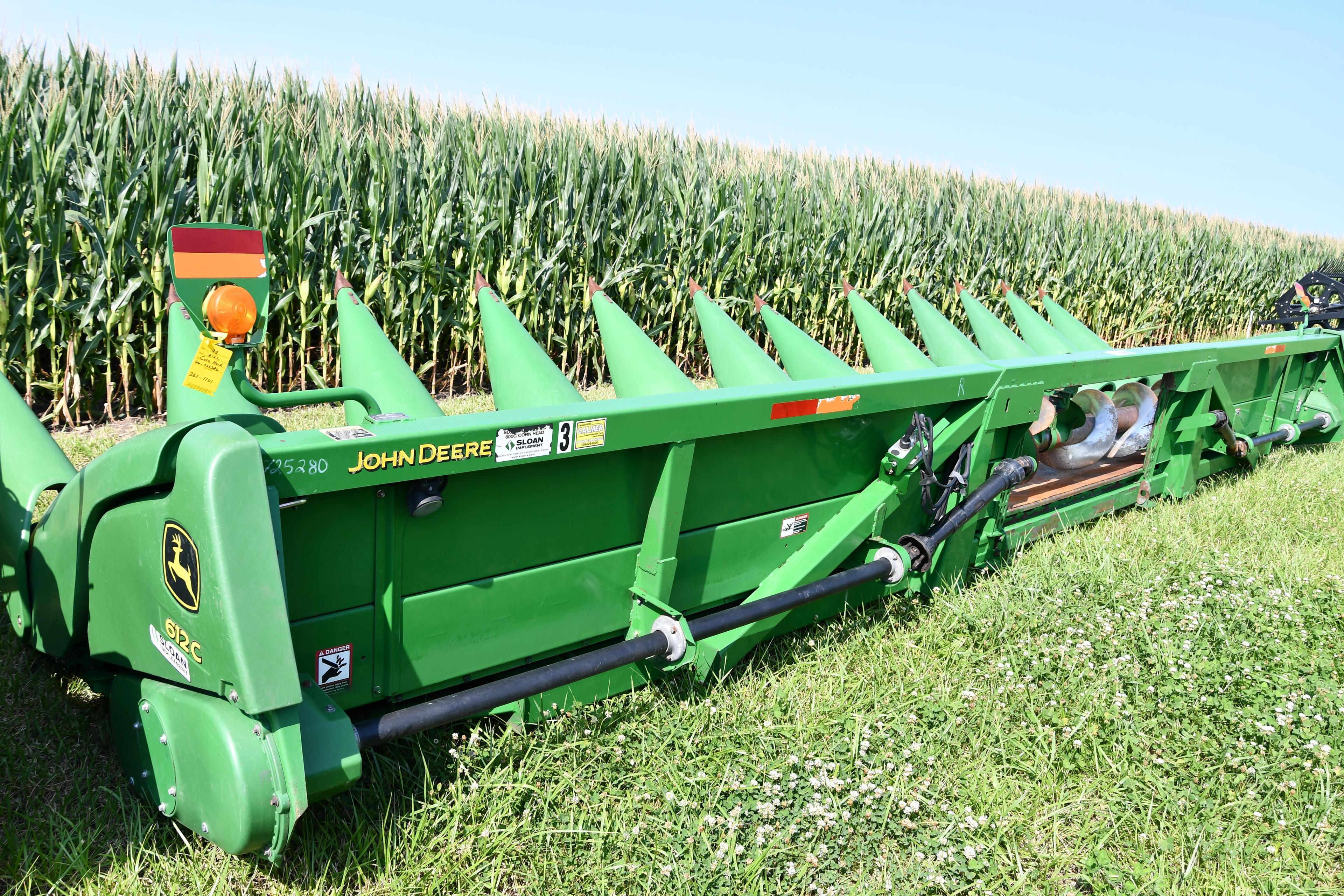 2008 John Deere 612C 12 row 30" corn head