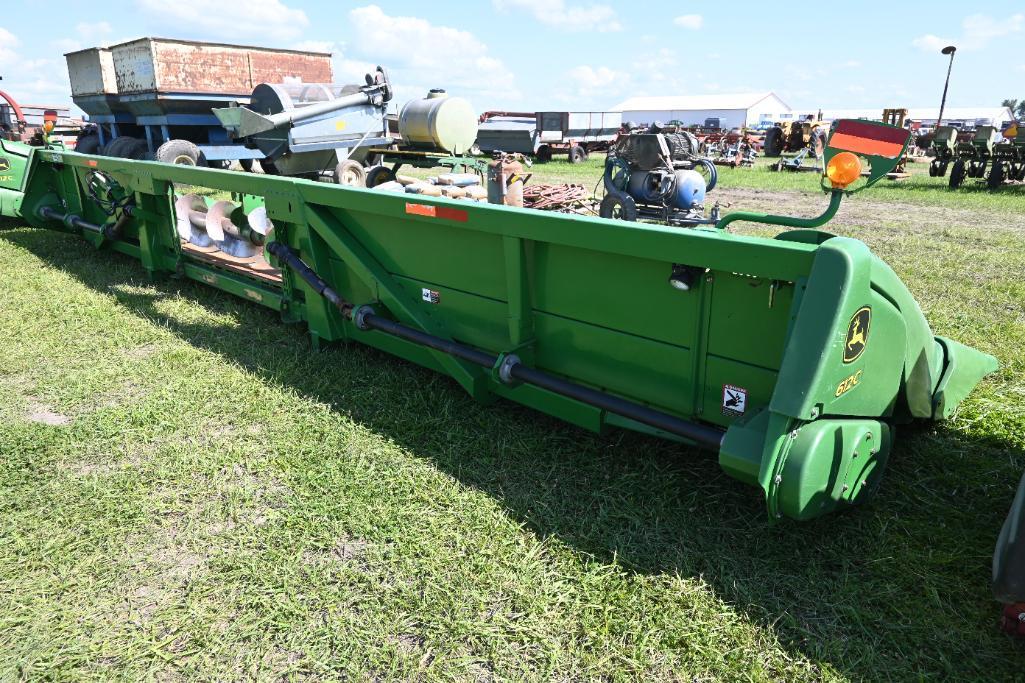 2008 John Deere 612C 12 row 30" corn head