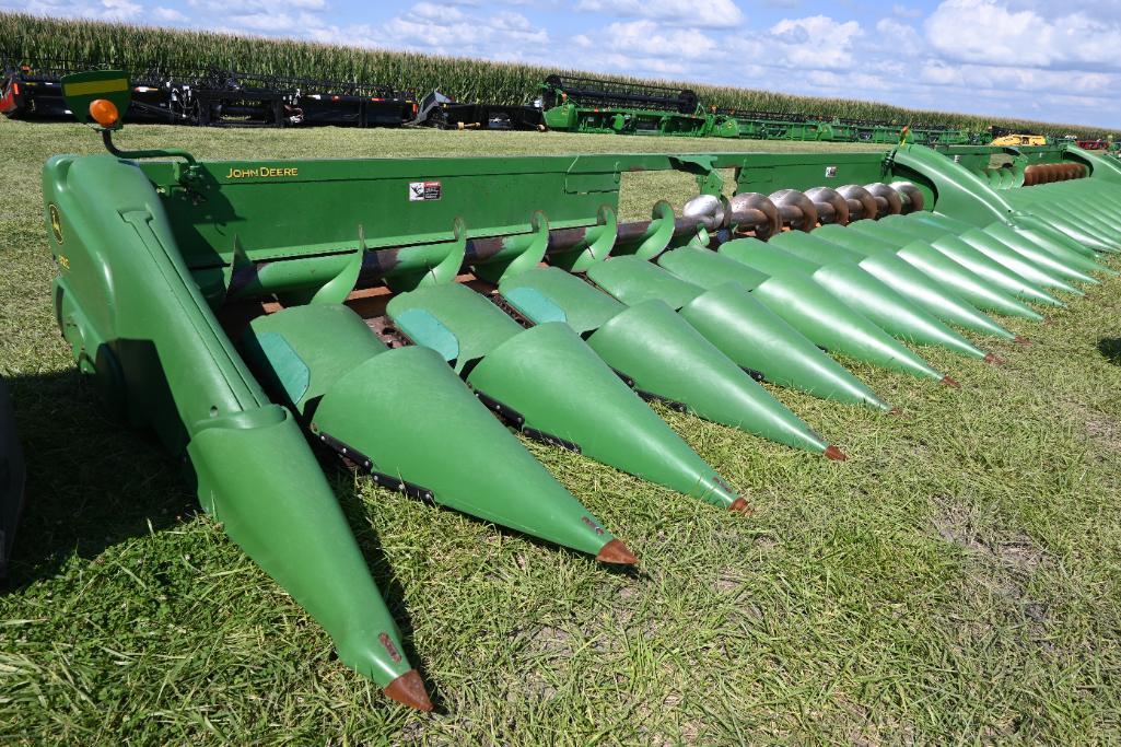 2008 John Deere 612C 12 row 30" corn head