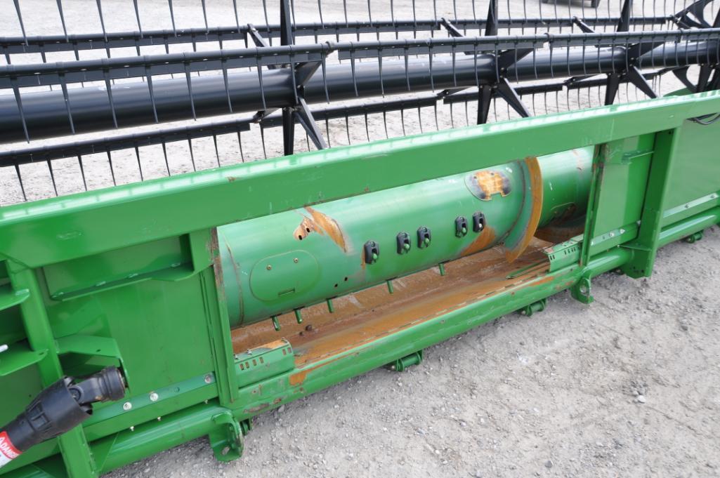 John Deere 630F 30' grain platform