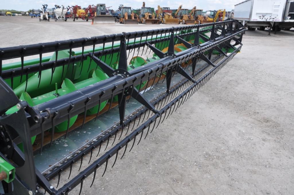 John Deere 630F 30' grain platform