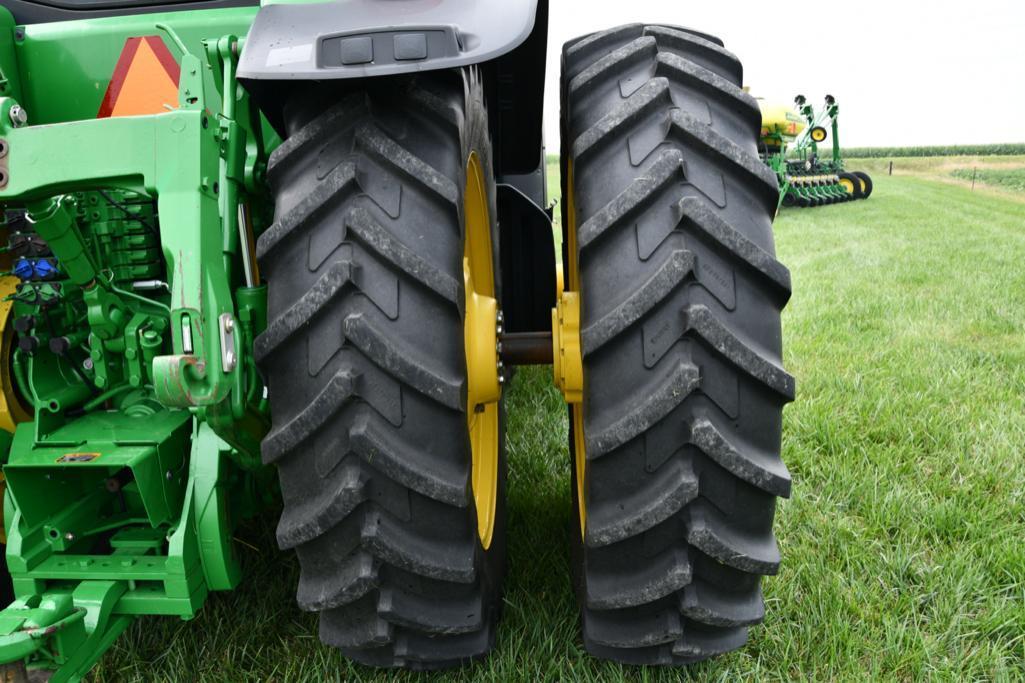 2013 John Deere 8285R MFWD tractor