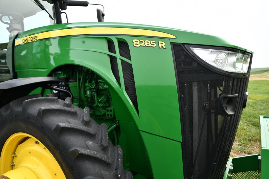 2013 John Deere 8285R MFWD tractor