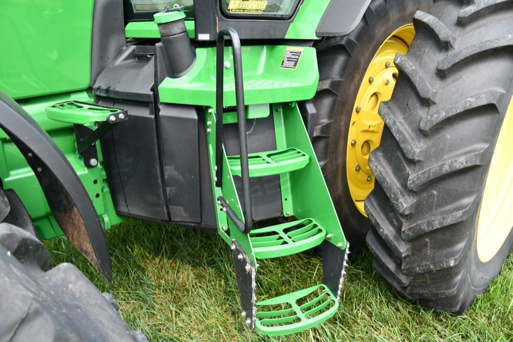 2013 John Deere 8285R MFWD tractor