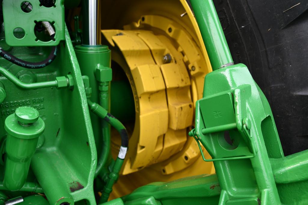 2013 John Deere 8285R MFWD tractor