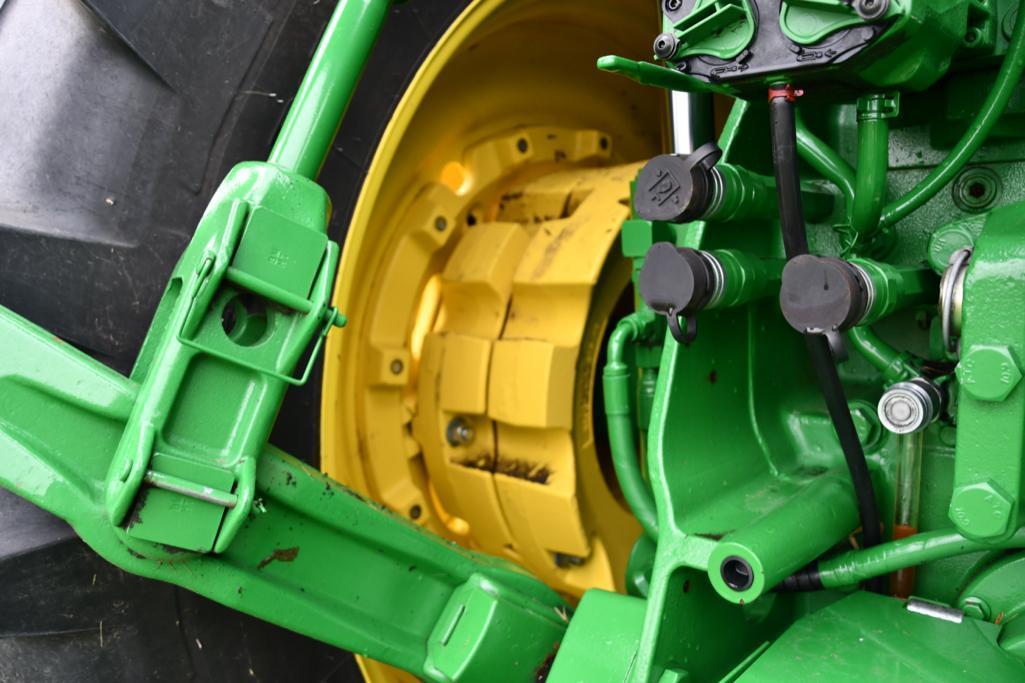 2013 John Deere 8285R MFWD tractor