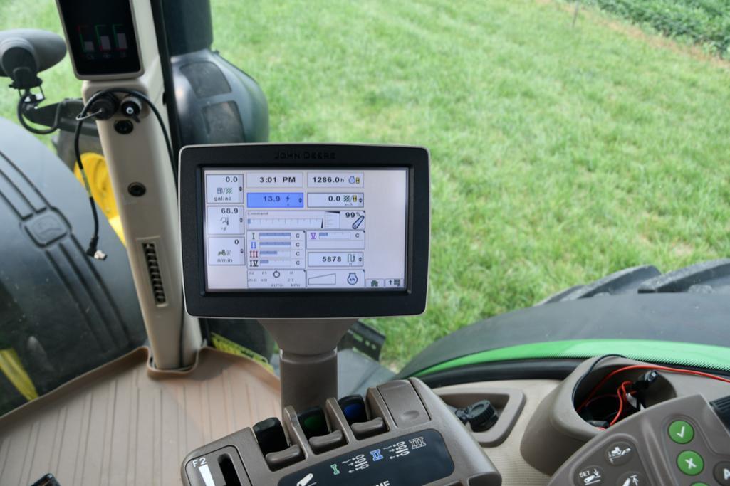 2013 John Deere 8285R MFWD tractor