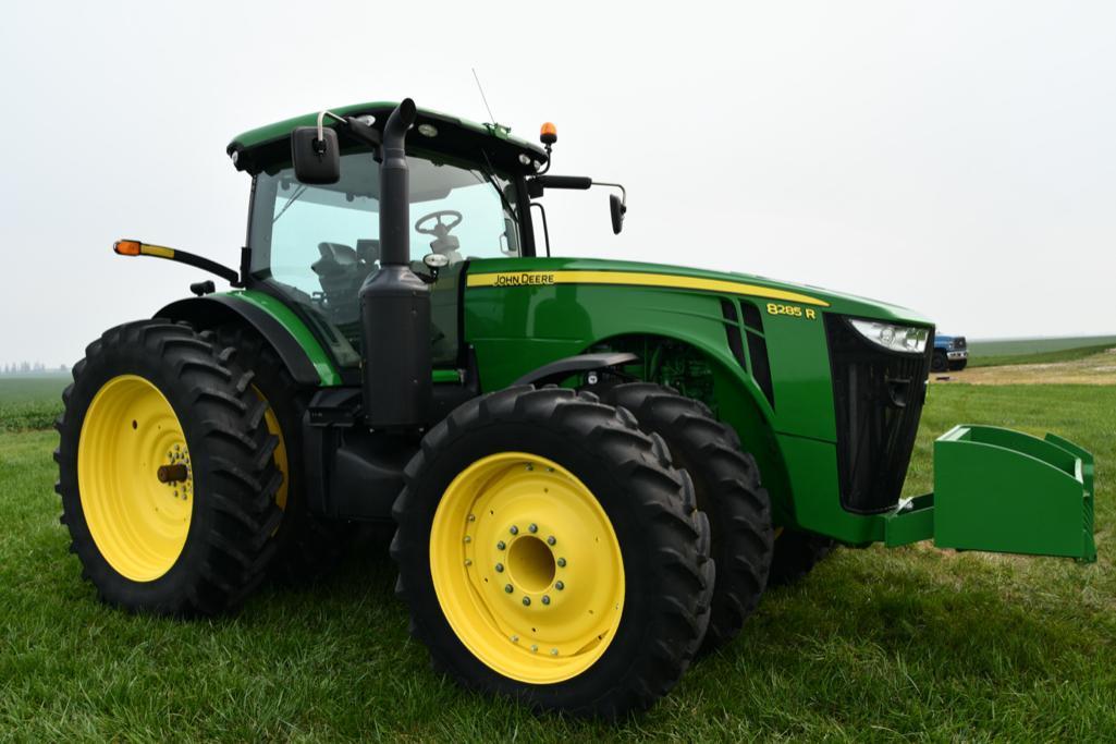2013 John Deere 8285R MFWD tractor