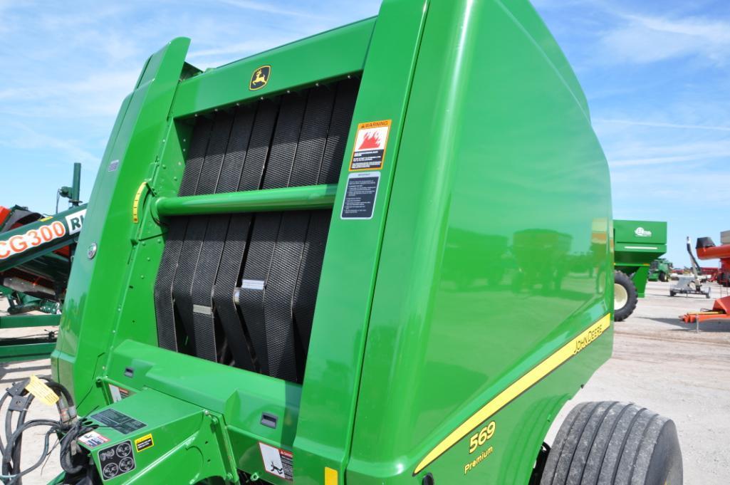 2014 John Deere 569 Premium round baler