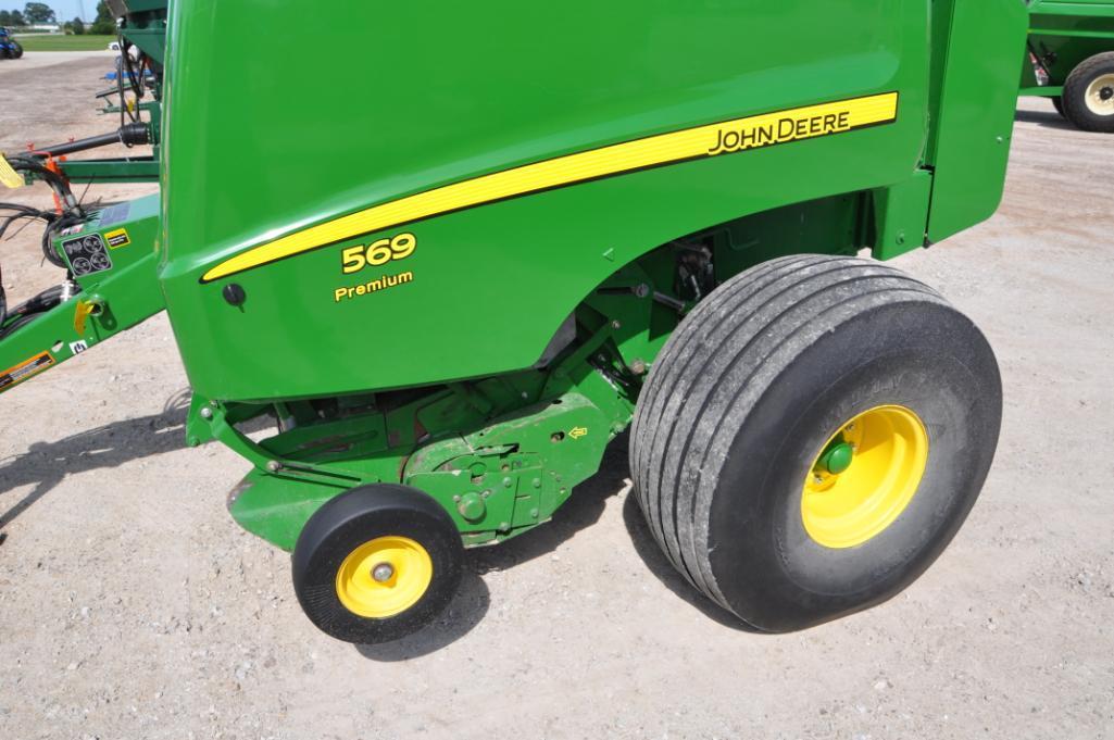 2014 John Deere 569 Premium round baler