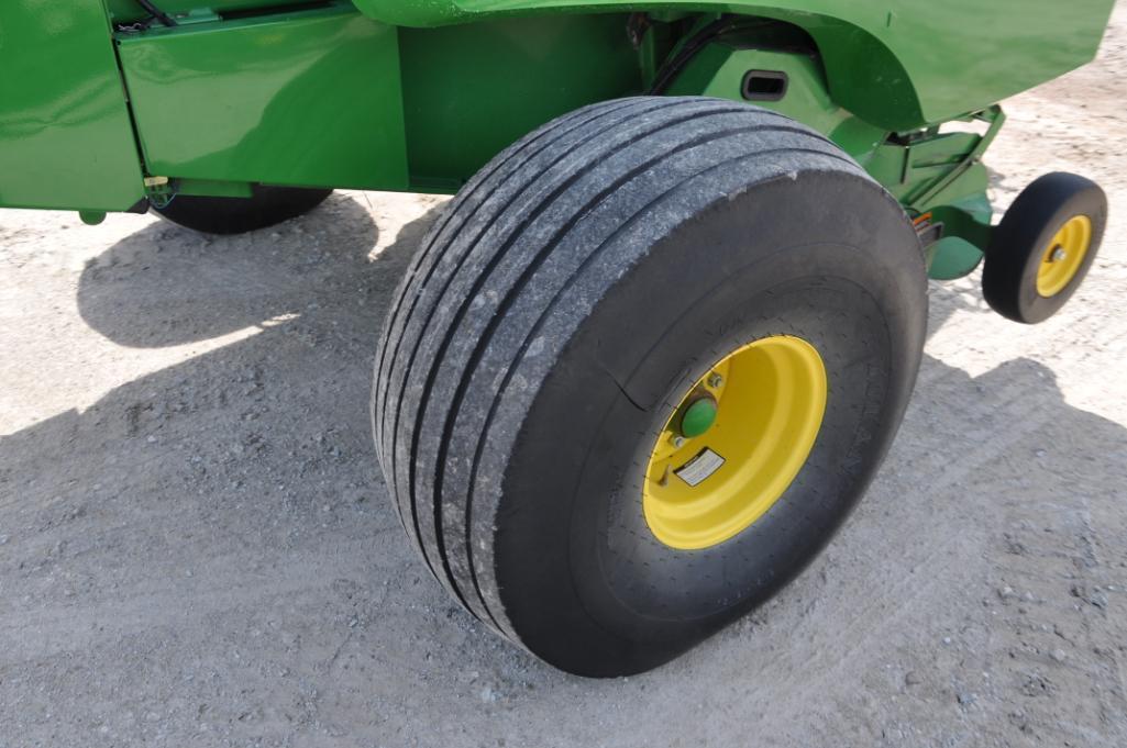 2014 John Deere 569 Premium round baler