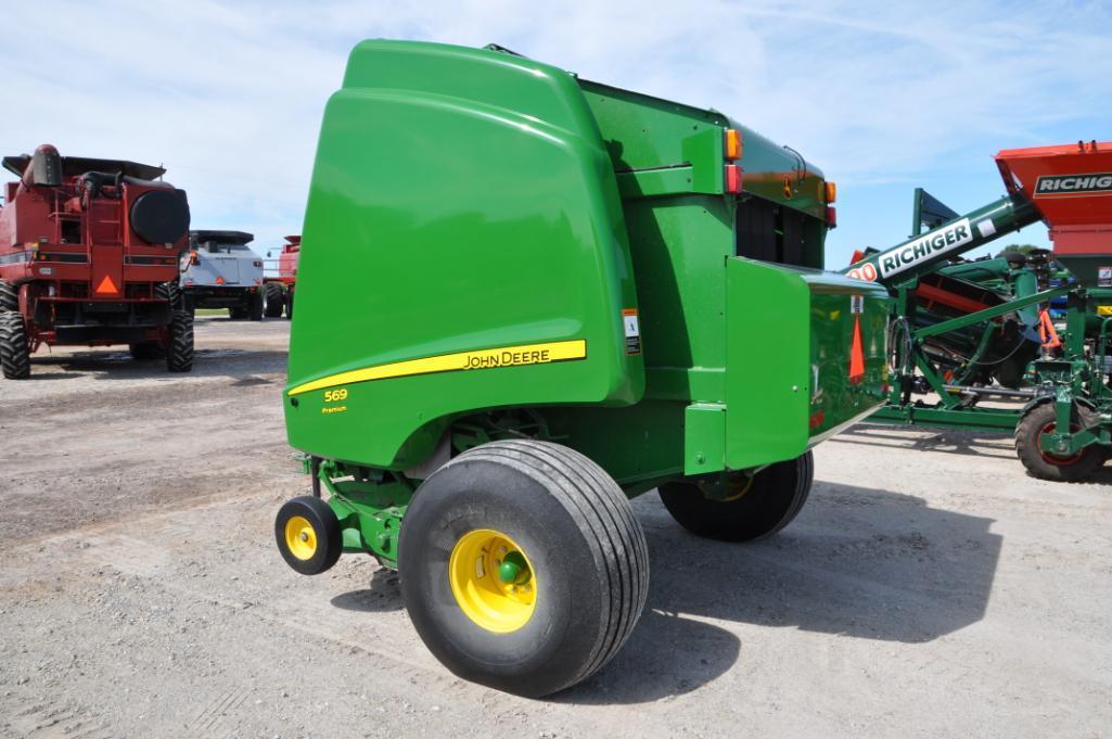 2014 John Deere 569 Premium round baler