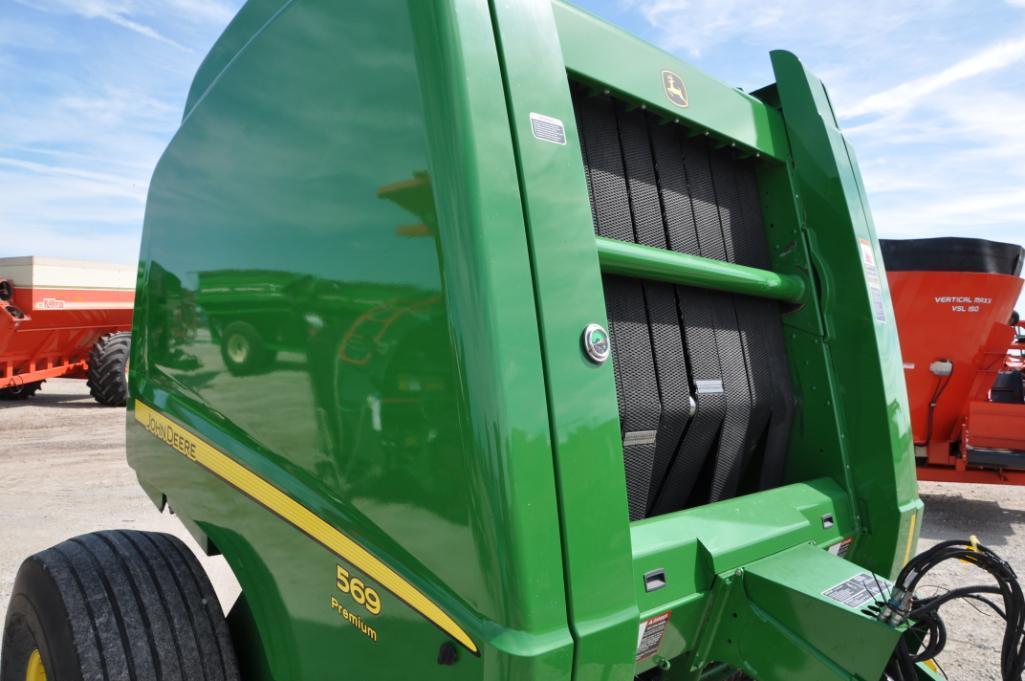 2014 John Deere 569 Premium round baler