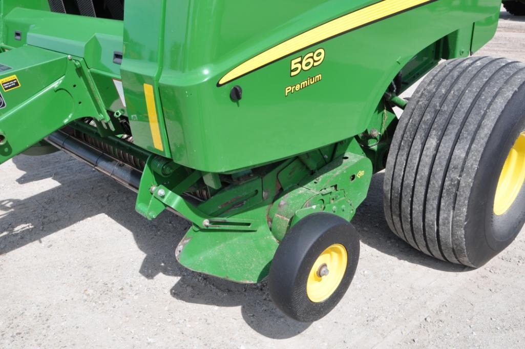 2014 John Deere 569 Premium round baler