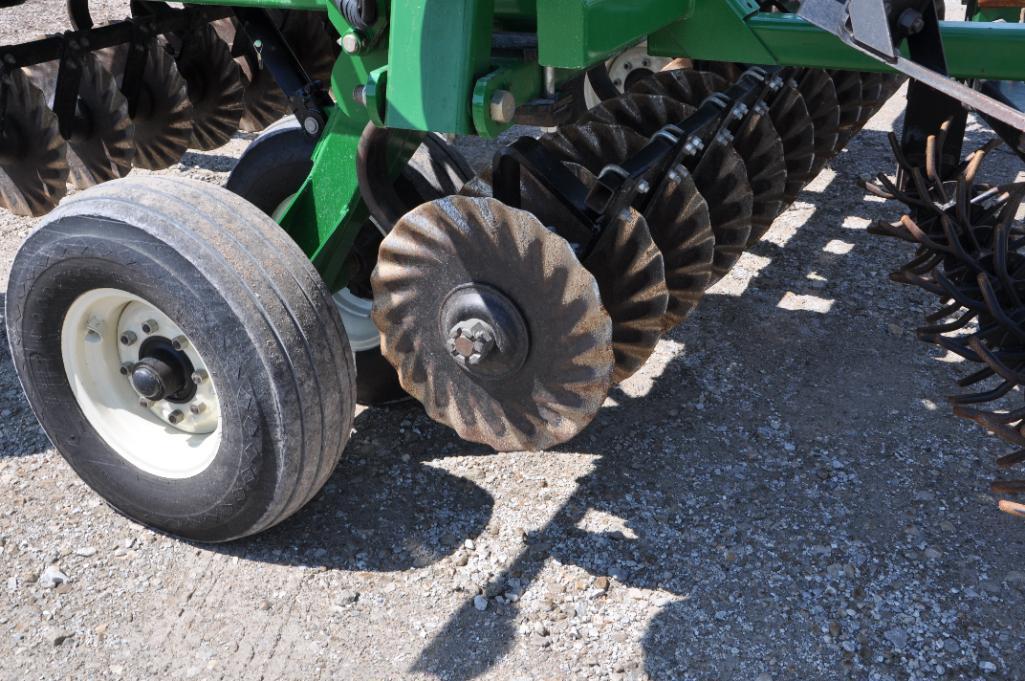 Great Plains 2400 Turbo Till 24' vertical tillage tool