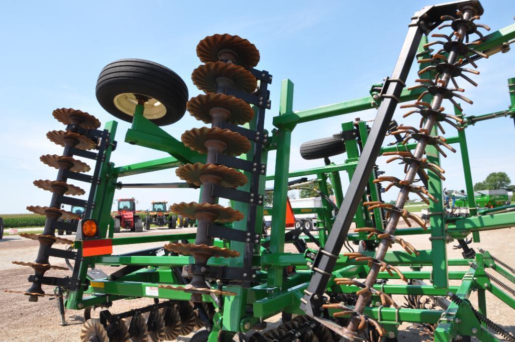 Great Plains 2400 Turbo Till 24' vertical tillage tool