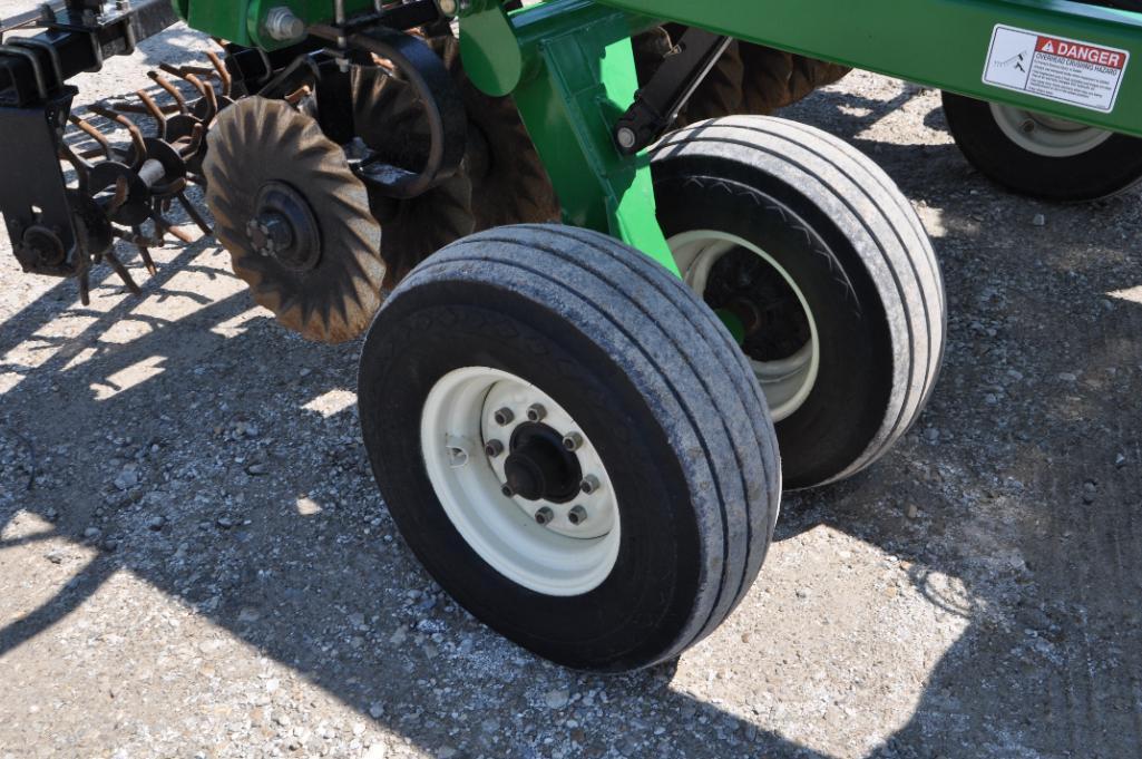 Great Plains 2400 Turbo Till 24' vertical tillage tool