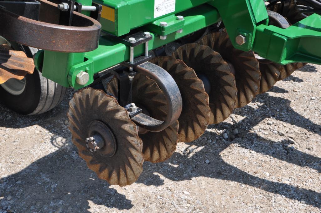 Great Plains 2400 Turbo Till 24' vertical tillage tool