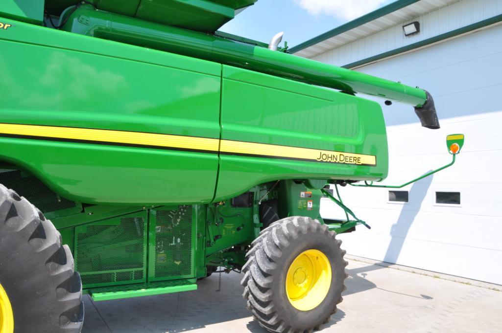 2011 John Deere 9570 STS 2wd combine